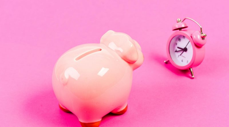 une tirelire cochon rose