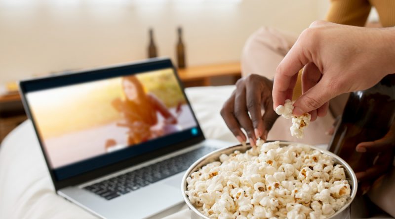 popcorn devant un film