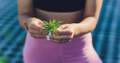 une femme avec du CBD