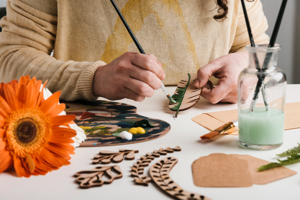 une personne en art appliqué