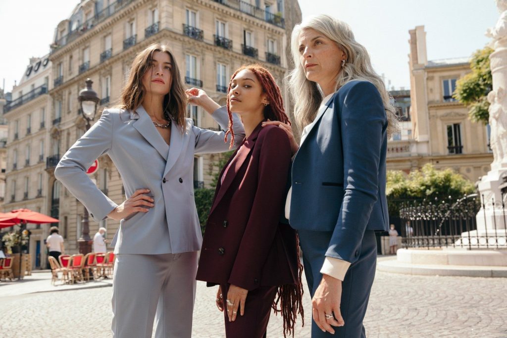 Bien porter un tailleur femme