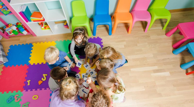 Métier travailler avec des enfants